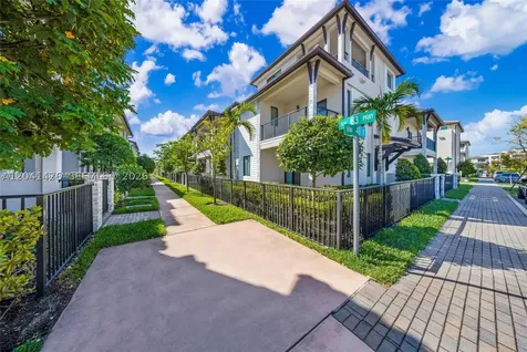 4856 NW 83rd Parkway Doral FL 33166