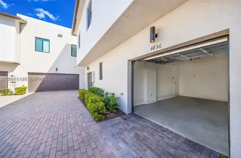 4856 NW 83rd Parkway Doral FL 33166