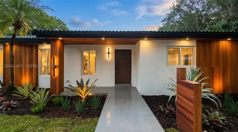 15321 SW 82nd Avenue Palmetto Bay FL 33157
