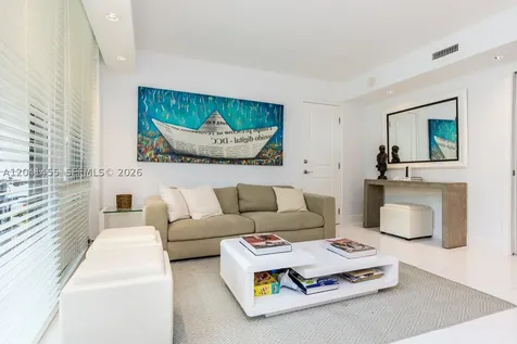 425 Grapetree Drive Key Biscayne FL 33149
