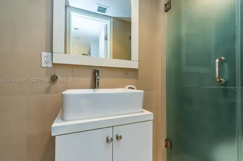 425 Grapetree Drive Key Biscayne FL 33149