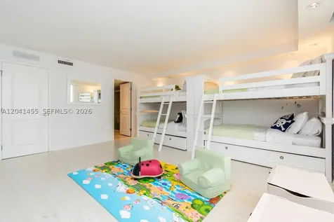 425 Grapetree Drive Key Biscayne FL 33149