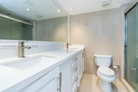 425 Grapetree Drive Key Biscayne FL 33149