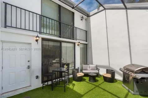 425 Grapetree Drive Key Biscayne FL 33149