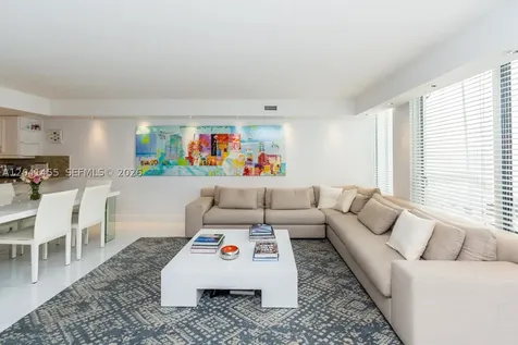 425 Grapetree Drive Key Biscayne FL 33149