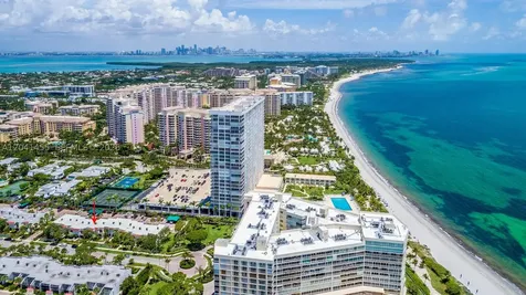 425 Grapetree Drive Key Biscayne FL 33149