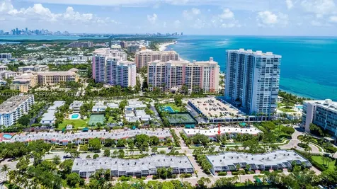 425 Grapetree Drive Key Biscayne FL 33149