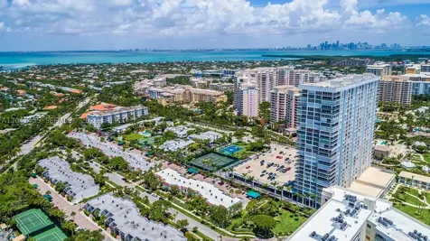 425 Grapetree Drive Key Biscayne FL 33149