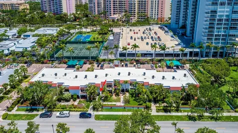 425 Grapetree Drive Key Biscayne FL 33149