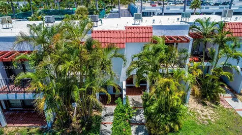425 Grapetree Drive Key Biscayne FL 33149