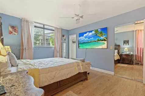 2871 Somerset Drive Lauderdale Lakes FL 33311