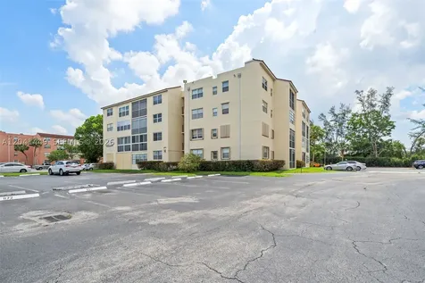 2871 Somerset Drive Lauderdale Lakes FL 33311