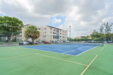 2871 Somerset Drive Lauderdale Lakes FL 33311