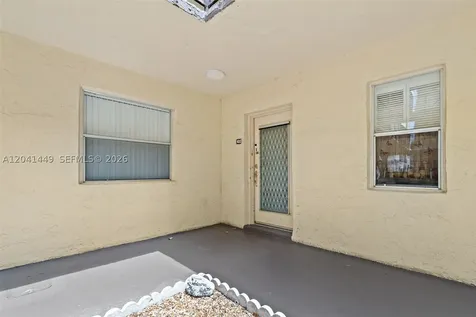 2871 Somerset Drive Lauderdale Lakes FL 33311