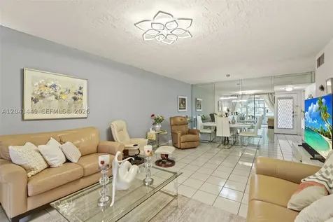 2871 Somerset Drive Lauderdale Lakes FL 33311