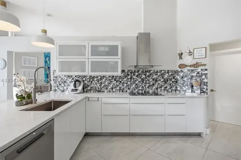 241 Fairmont Way Weston FL 33326