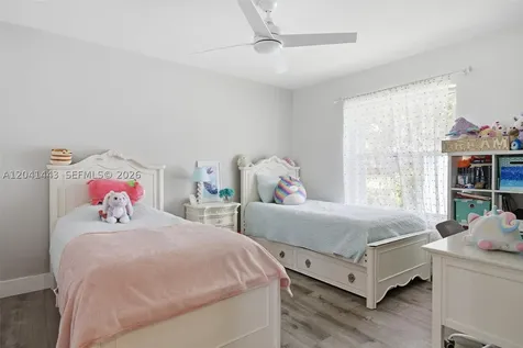 241 Fairmont Way Weston FL 33326