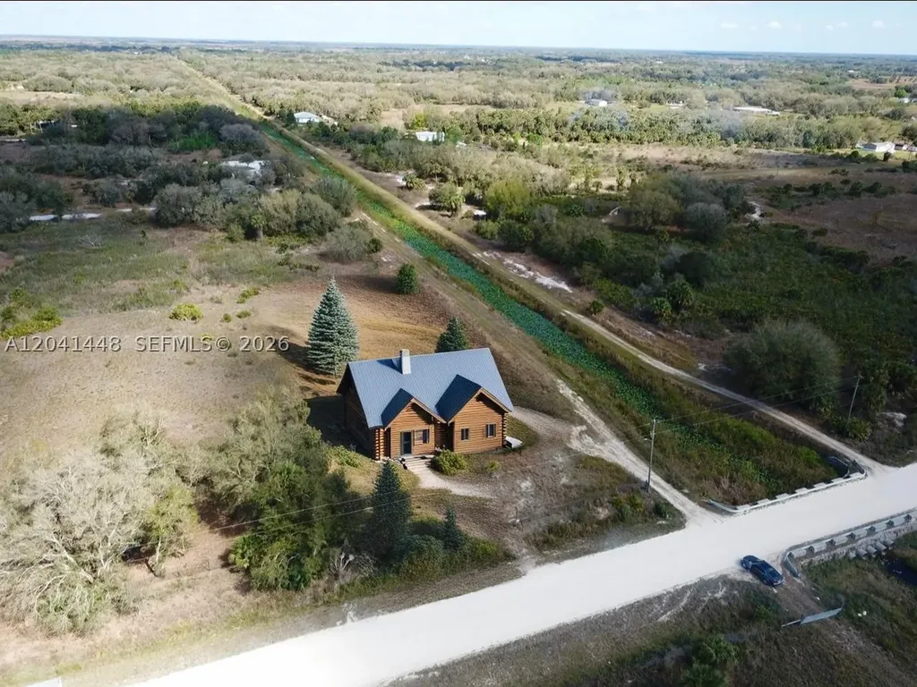 15129 NW 288th Street Okeechobee FL 34972