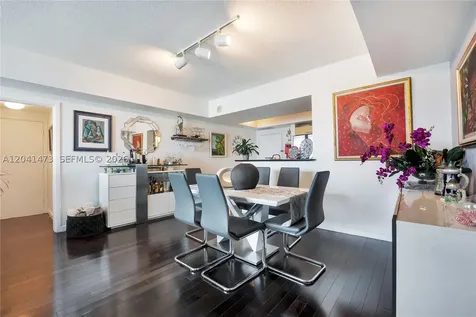 325 S Biscayne Boulevard Miami FL 33131