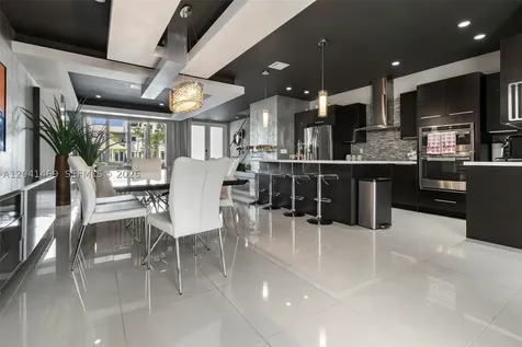 6306 NW 104th Path Doral FL 33178