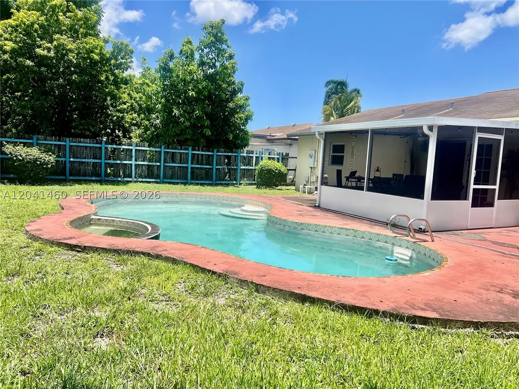 326 SW 79th Way North Lauderdale FL 33068