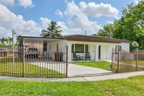 241 W 48th Street Hialeah FL 33012