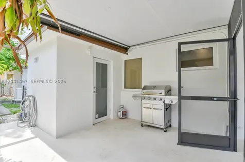 241 W 48th Street Hialeah FL 33012