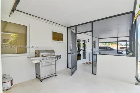 241 W 48th Street Hialeah FL 33012