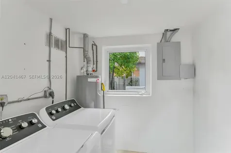 241 W 48th Street Hialeah FL 33012