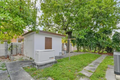 241 W 48th Street Hialeah FL 33012