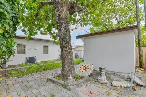 241 W 48th Street Hialeah FL 33012