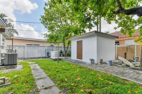 241 W 48th Street Hialeah FL 33012