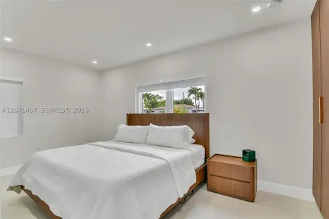 241 W 48th Street Hialeah FL 33012