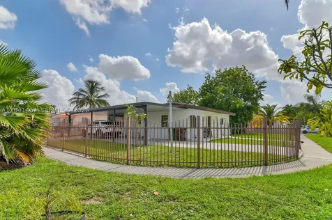 241 W 48th Street Hialeah FL 33012