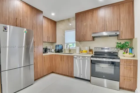 241 W 48th Street Hialeah FL 33012