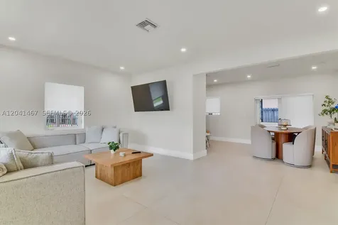 241 W 48th Street Hialeah FL 33012