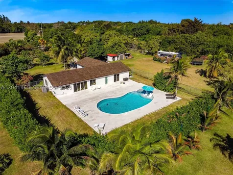 13201 SW 197th Avenue Miami FL 33196