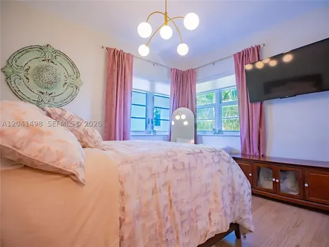 1559 Meridian Avenue Miami Beach FL 33139