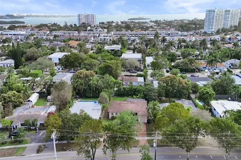 2070 Keystone Boulevard North Miami FL 33181