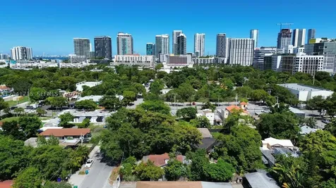 255 NW 32nd Street Miami FL 33127