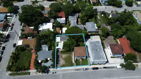 255 NW 32nd Street Miami FL 33127