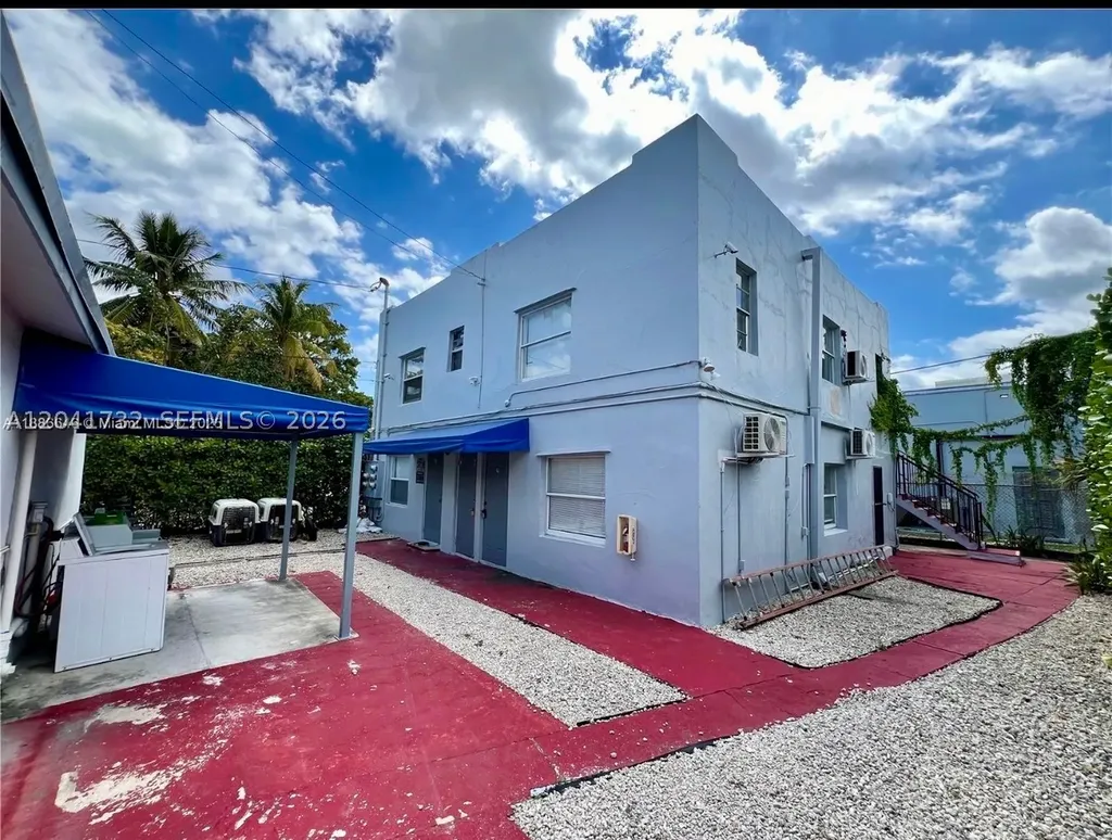 548 NW 30th Street Miami FL 33127