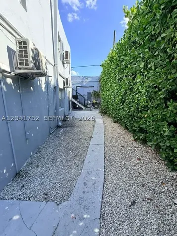 548 NW 30th Street Miami FL 33127