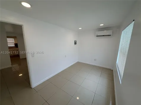 548 NW 30th Street Miami FL 33127
