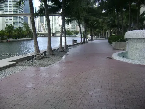 185 SW 7th Street Miami FL 33130