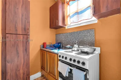 576 NW 147th Street Miami FL 33168
