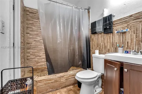 576 NW 147th Street Miami FL 33168