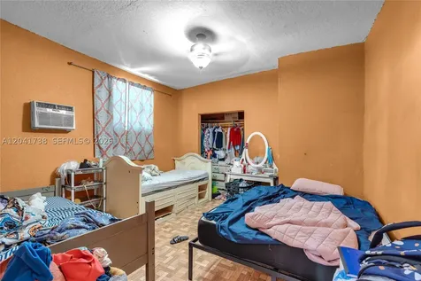 576 NW 147th Street Miami FL 33168