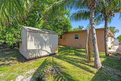 576 NW 147th Street Miami FL 33168