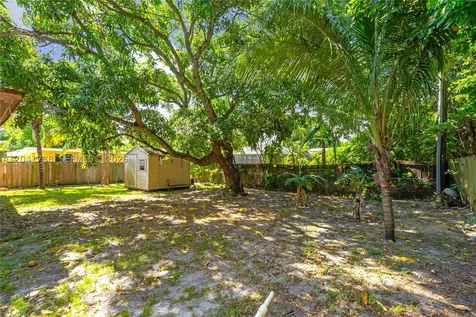 576 NW 147th Street Miami FL 33168